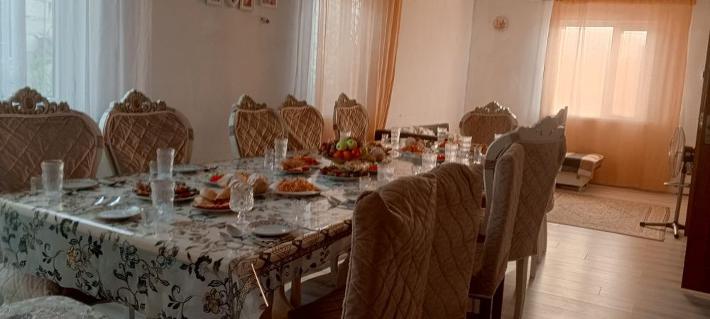 Стол в хорошем  состояние