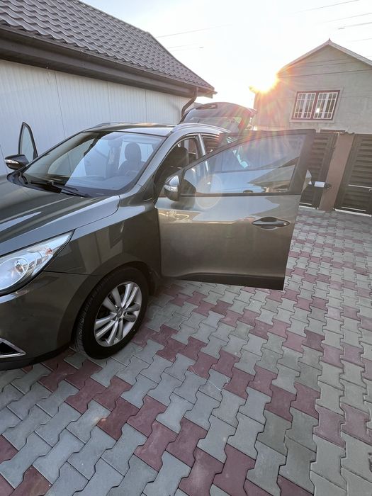 HYUNDAI ix35 2011 — imagine 3
