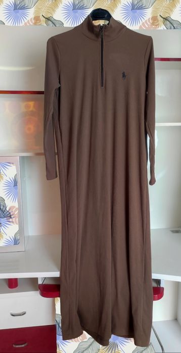 Ayollar kiyimi .
