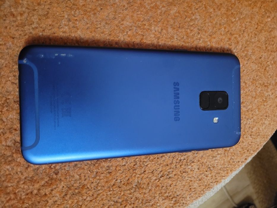 Samsung A6 продам