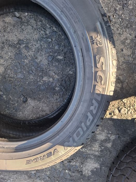 Vand 2 anvelope 235 55 18 pireli bune de vara