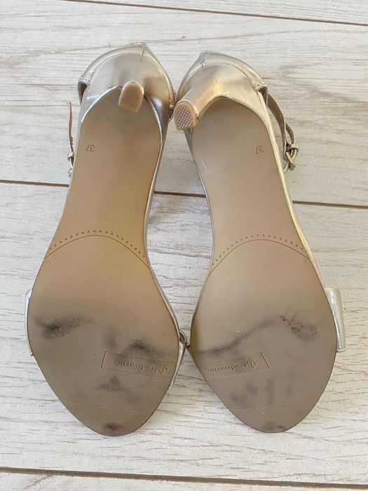 Sandale cu toc Stradivarius