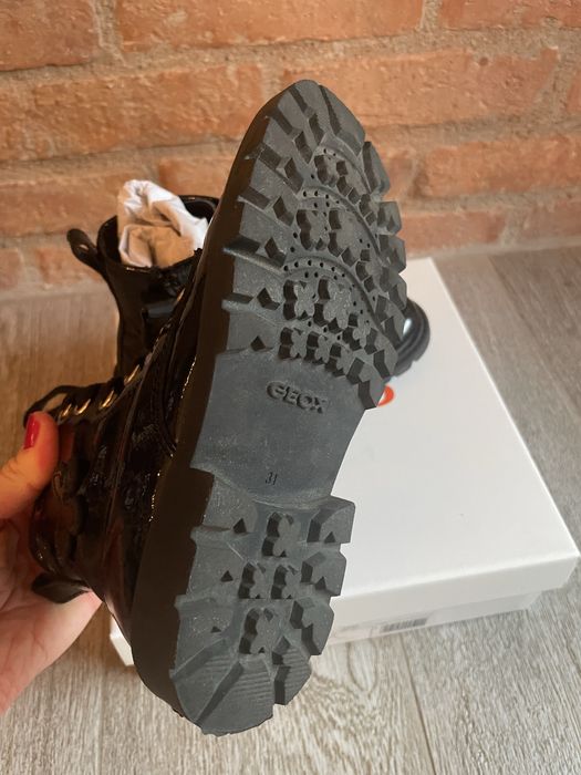 Ghete piele lacuita Geox