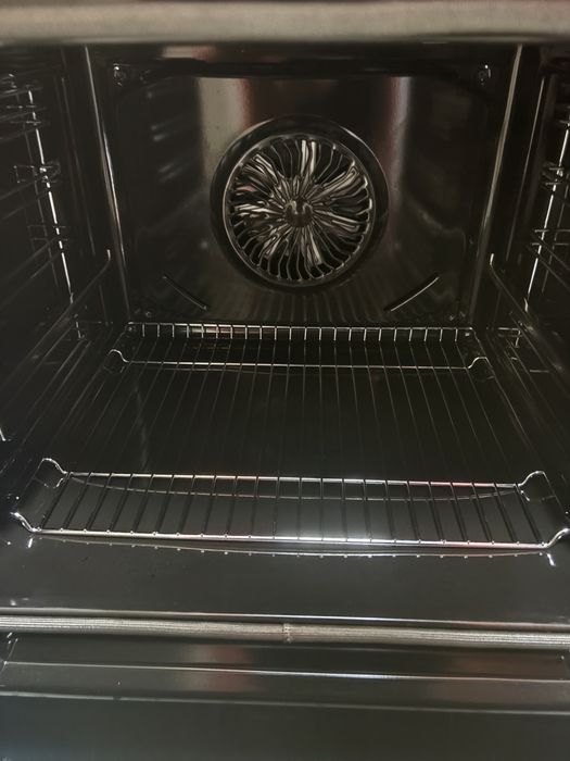 Фурна за вграждане Beko BBIE12300XD – ЧИСТО НОВА, 3 г. гаранция, 72L, SteamShine, Инокс