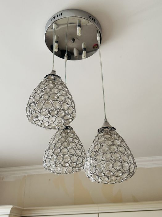 Продам красивую Люстру