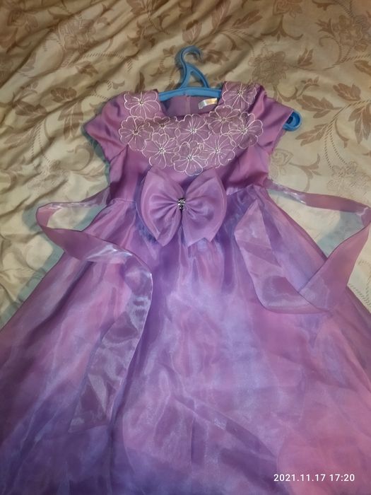 Платье на девочку 8- 10 лет