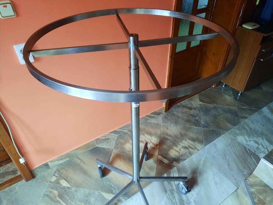 Vând suport haine inox