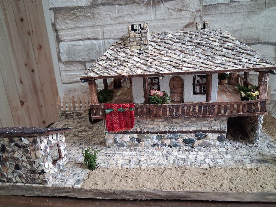 Ръчно изработени макети на къщи.