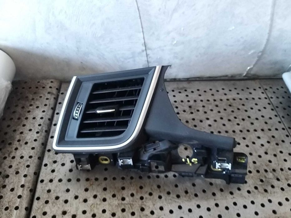Grila ventilatie bord stanga audi q5 fy 2020 80b820901
