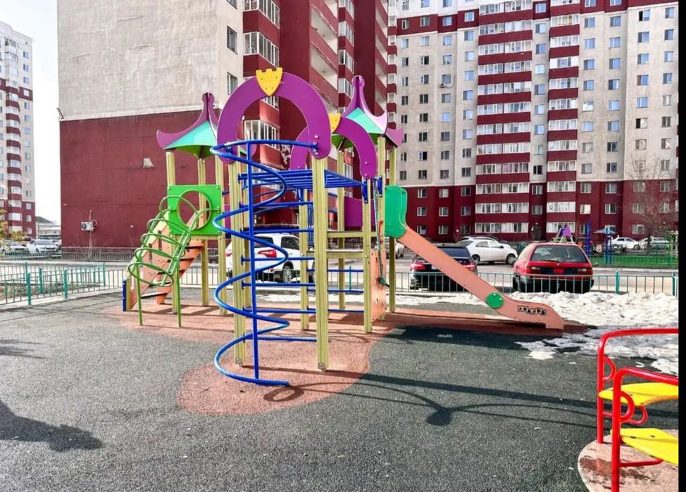 Продам трехкомнатную квартиру
