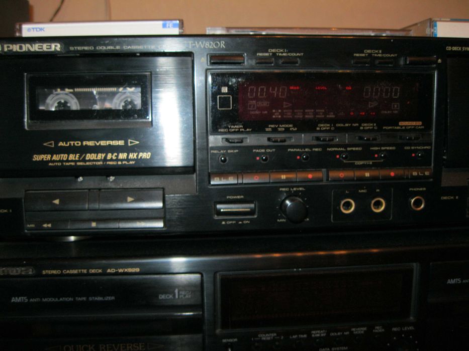 Pioneer stereo double cassete deck CT - W820R