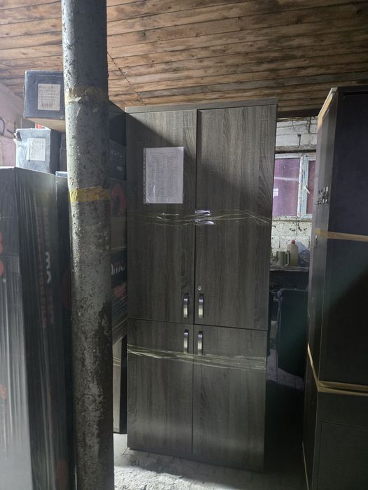 Офисные диваны, шкафы разных типов, столы разных видов, стулья различн