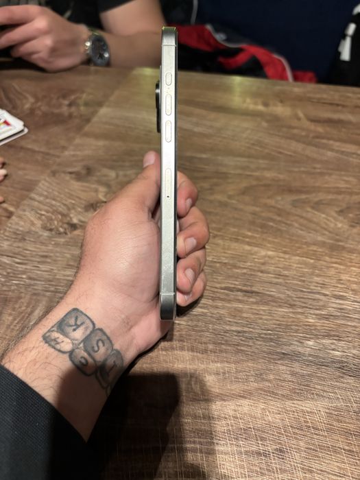 Iphone 16 pro max natural titanium