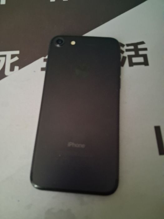 заблокированный Iphone 7