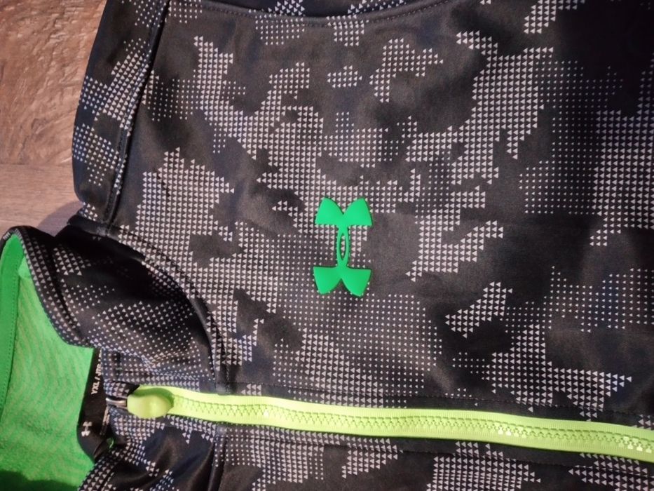 Яке Under Armour размер М