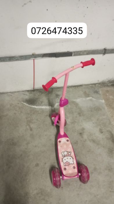 Trotineta hello kitty