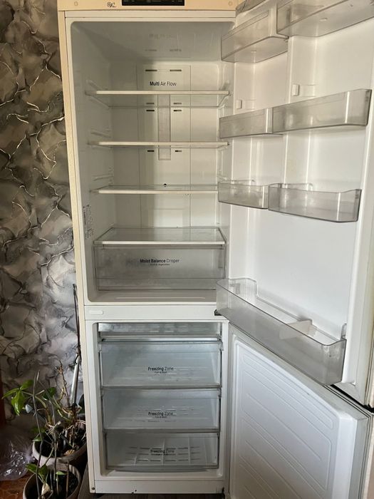 Продам холодильник