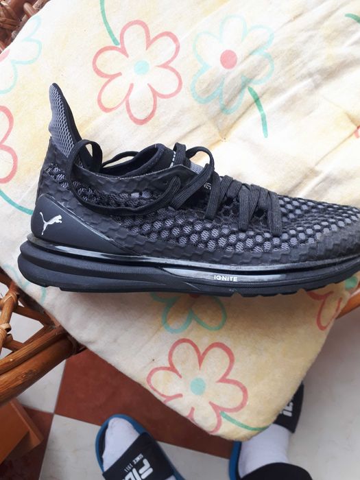 De vanzare haine second si adidasi sandale pentru copii