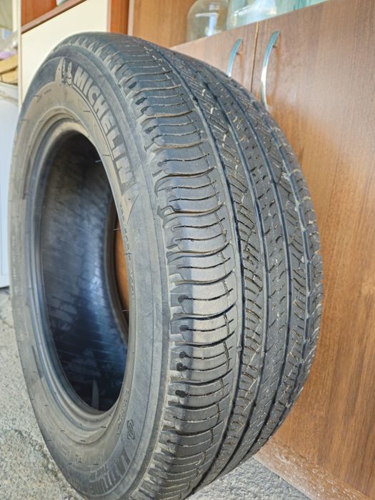 Шина продам 235/60/18
