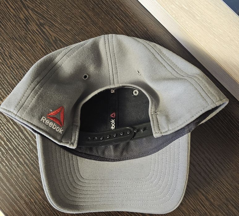 Продам оригинальную кепку Reebok