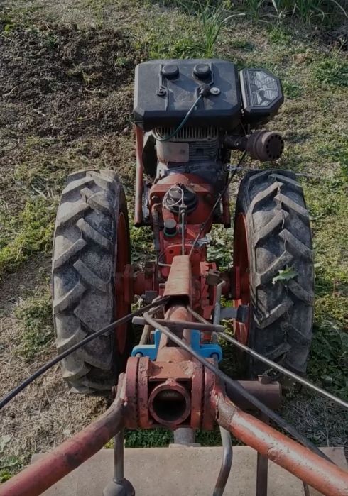 Мотоблок пловдивски с мотор,,Роджерини"+ прикачена фреза.