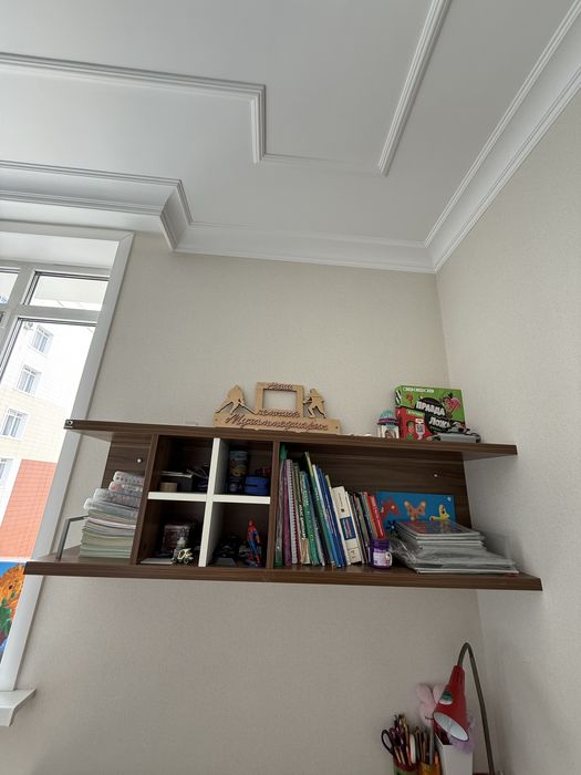 Продам стол, полку, тумбочку