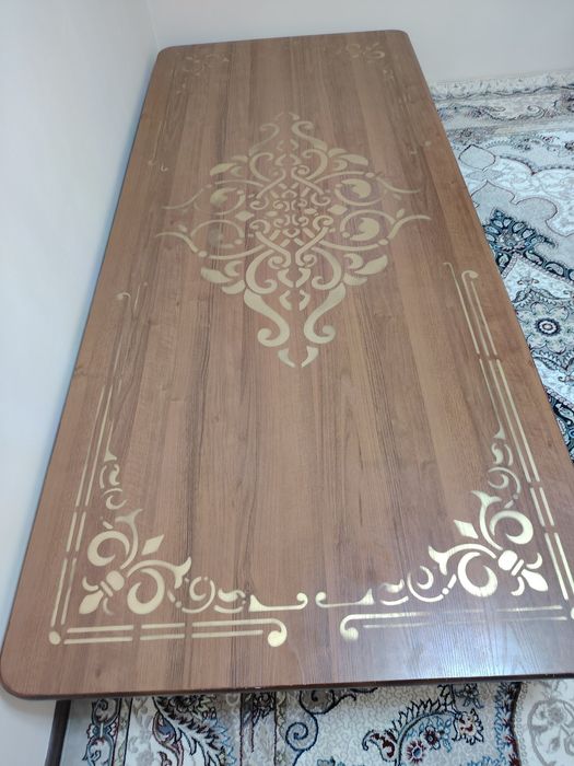 Стол хонтахта сотилади.