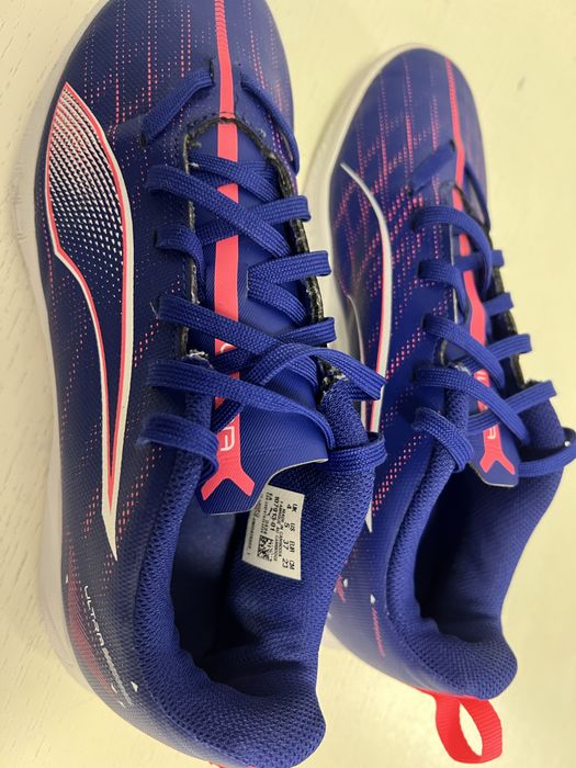 Ghete de fotbal marimea 37