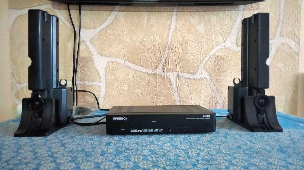 Продам блютуз колонку