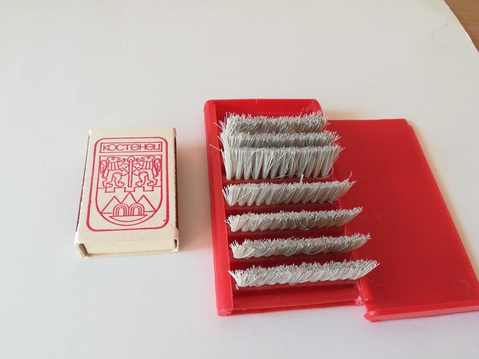 За колекционери. Ретро  Антикварна Уникална четка за дрехи