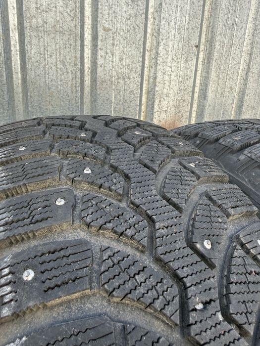 275/65 R17 119T. Bridgestone Blizzak