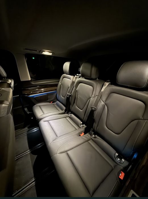 Transport masini premium si Mercedes 7+1, ținută business, pret <Uber