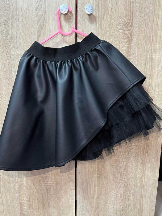 Кожен костюм за момиче 140 номер