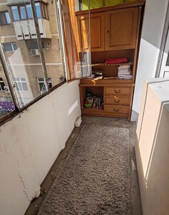 Închiriez apartament