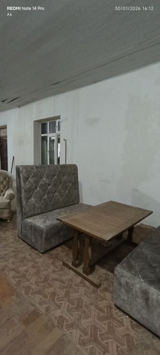 Kafe va restoranlar uchun yumshoq mebel