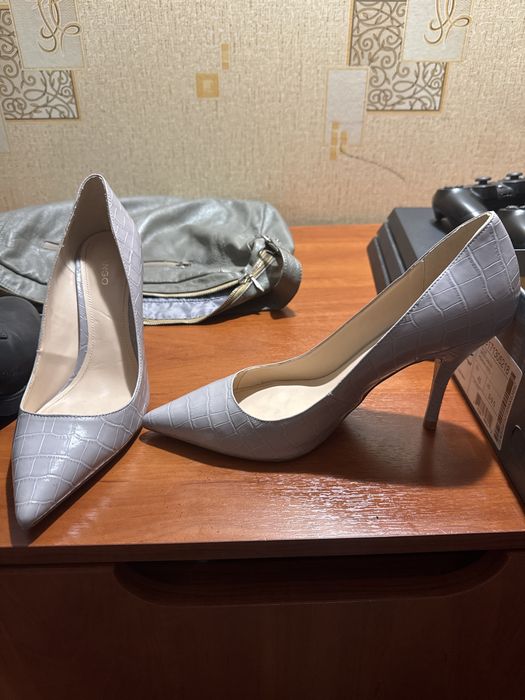 Продам туфли манго