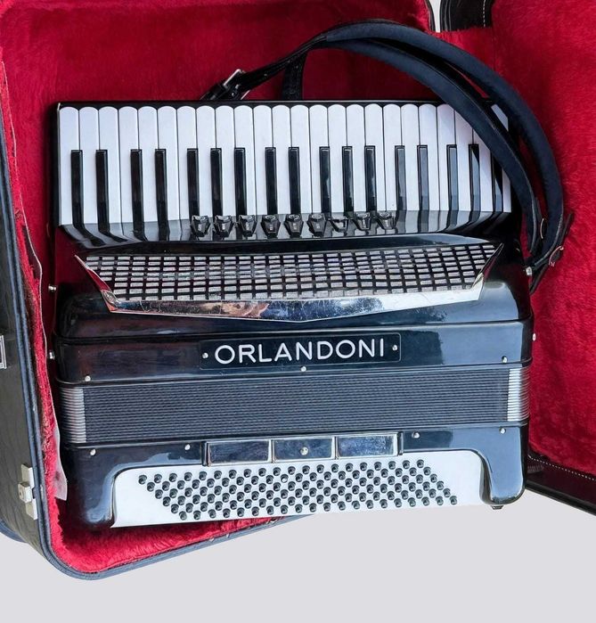 Acordeon italian  Excelsior Orlandoni  cu 120  bași negru