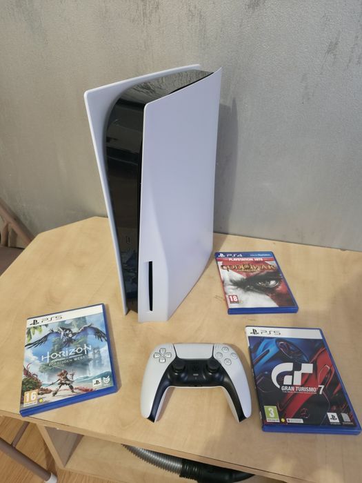 PS5 Disk (Playstation 5) cu maneta si 3 jocuri