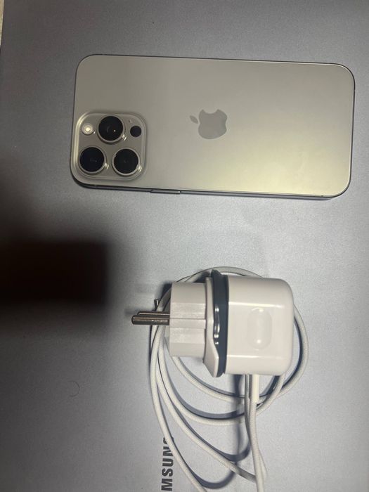 Iphone 15 pro max с гарантии