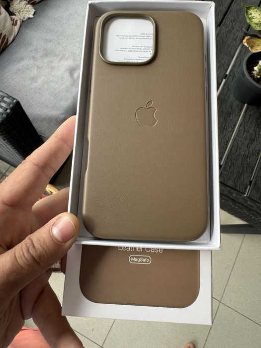 Husa din Piele Iphone 16pro Max/ 16pro/16/16 Plus cu Magsafe-Animatie