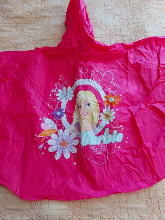 Дъждобран на Барби
