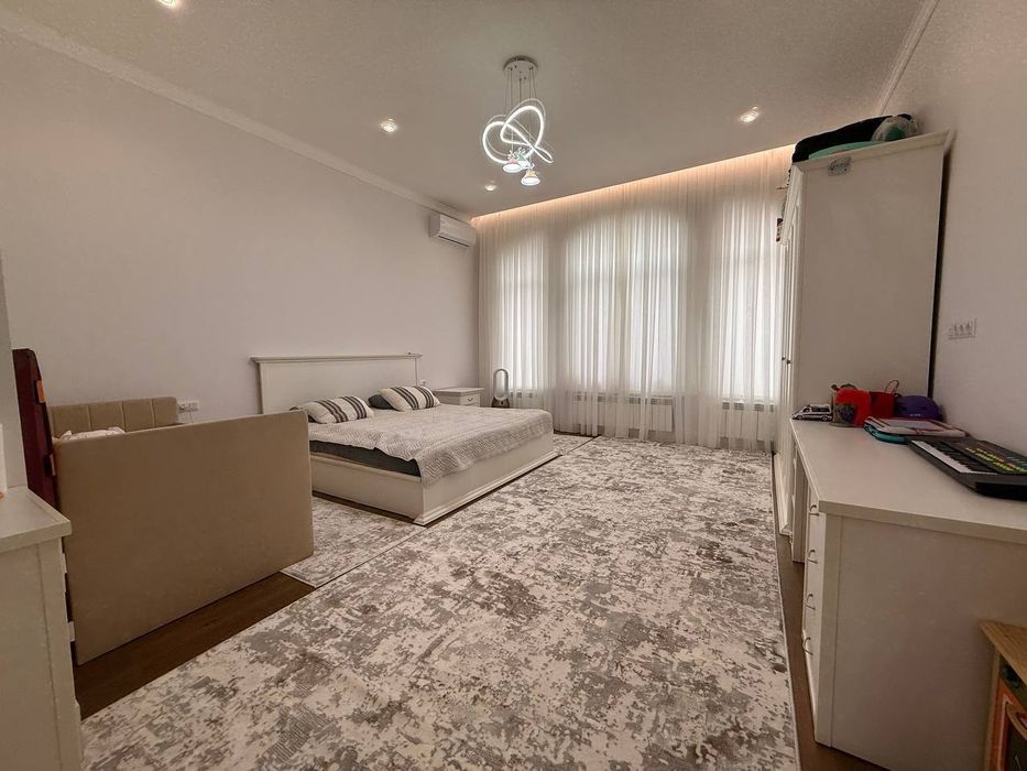 Продается дом 4 комнаты, ориентир: Дагестанская, 260м²