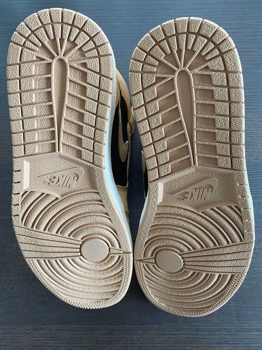 Air Jordan 1 Heirloom