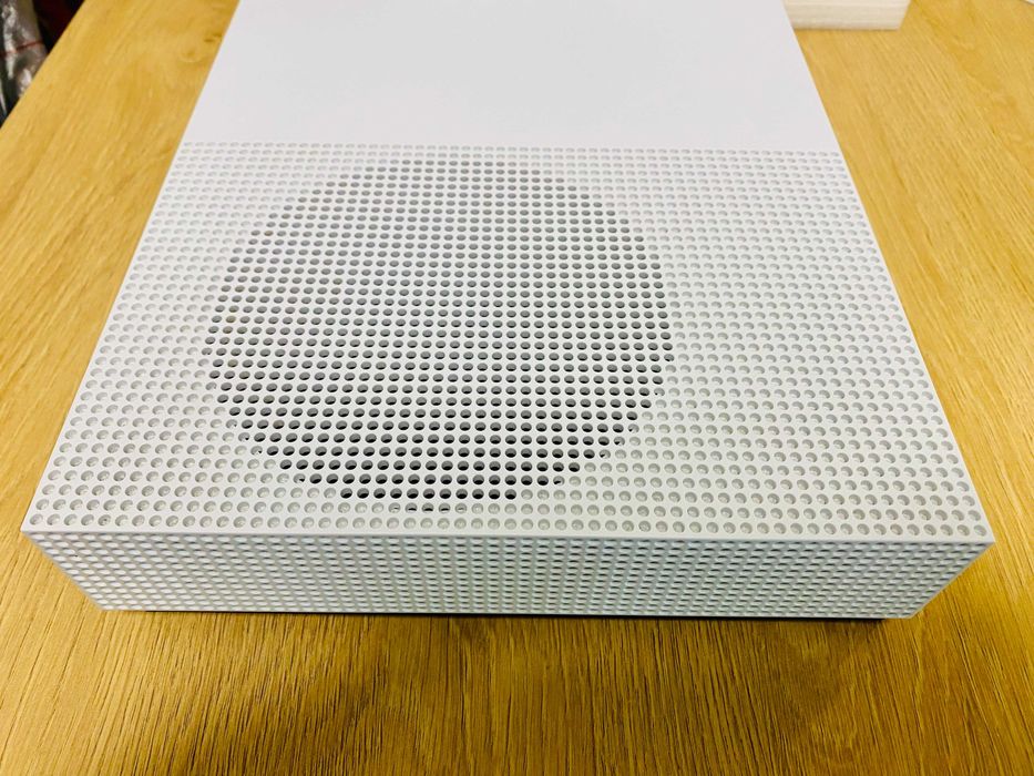 КАТО НОВ !!! Xbox One S 1TB, 4К, White