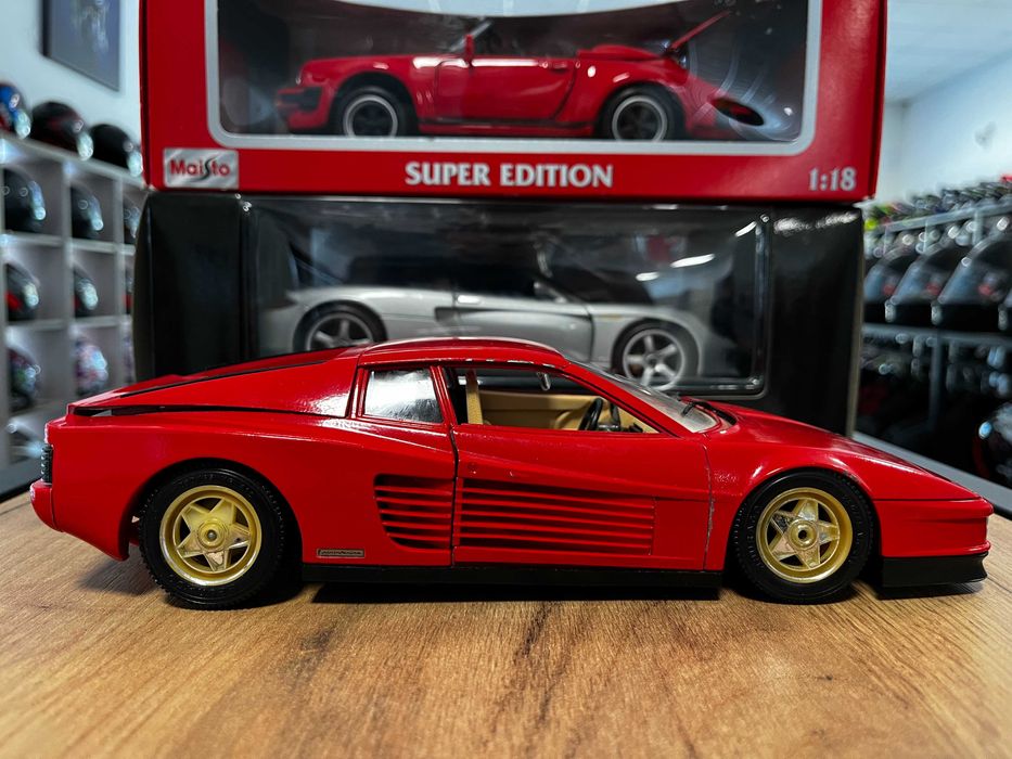 Метална колекционерска количка модел BURAGO FERRARI  1984г.1:18