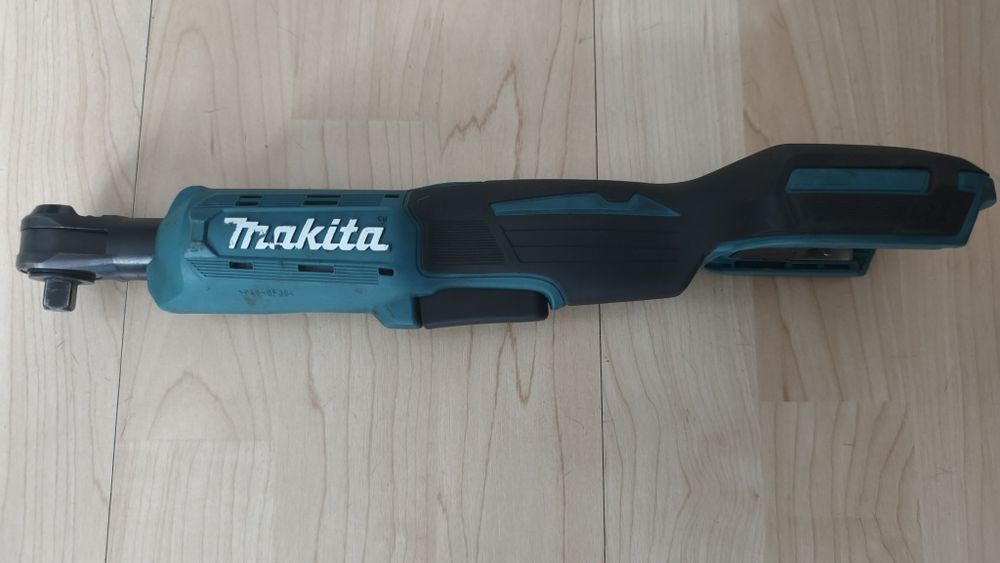 Продавам комплект Макита