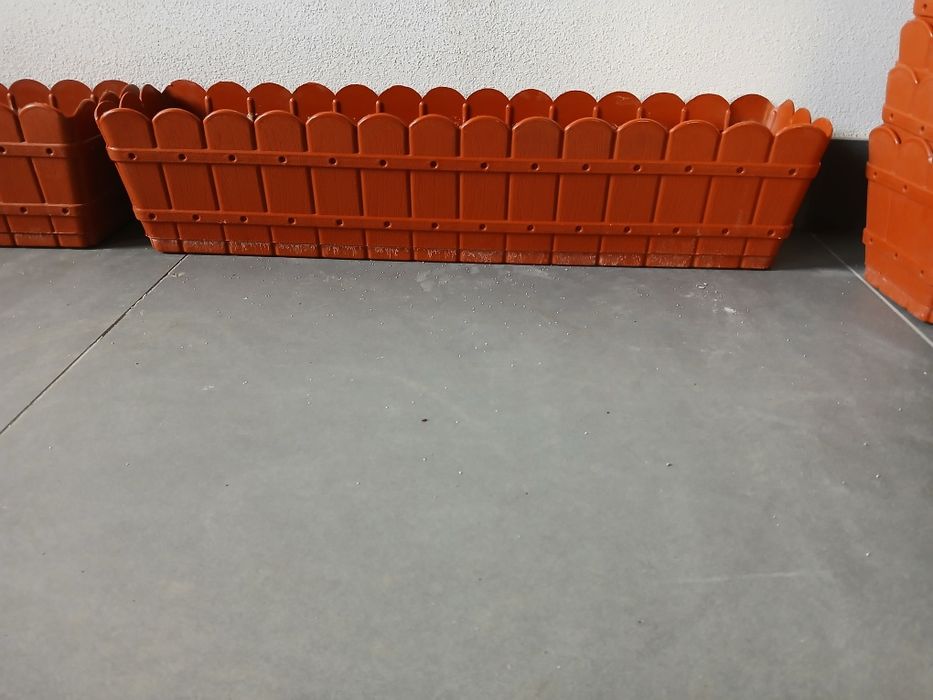 Jardinere in stare foarte bună