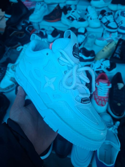 Lv skate negru și alb full calitate superioara deschidere colet