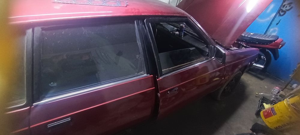 Продаю на запчасти москвич 2141