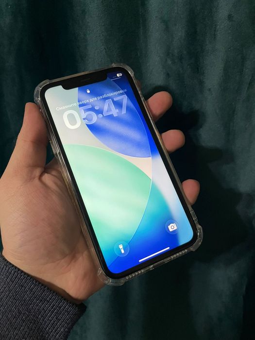 В продаже Айфон 11.